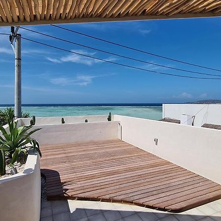 Shore Thing Gili Air Beachfront Apartment Zewnętrze zdjęcie