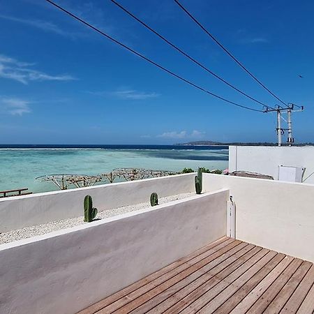 Shore Thing Gili Air Beachfront Apartment Zewnętrze zdjęcie