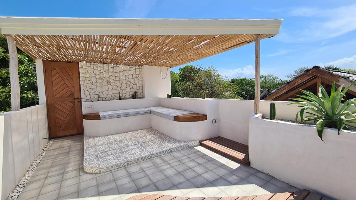 Shore Thing Gili Air Beachfront Apartment Zewnętrze zdjęcie